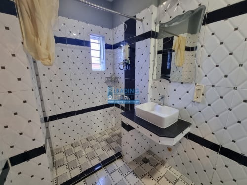 N555 | Western 2 Bedrooms Apartment For Rent Near Russian Market Free Wifi