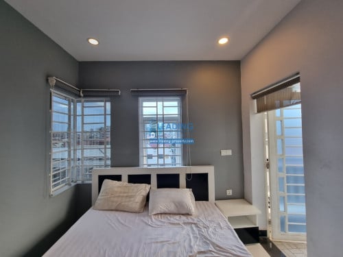 N555 | Western 2 Bedrooms Apartment For Rent Near Russian Market Free Wifi