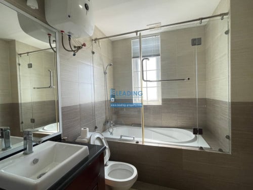 N568 | 3 Bedrooms Apartment For Rent in BKK2 Area