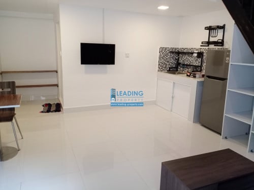 N652 | Western Loft Apartment 1 Bedroom Ground Floor For Rent in Boeng Trabek