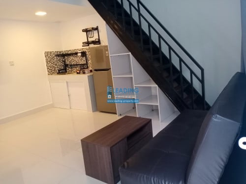 N652 | Western Loft Apartment 1 Bedroom Ground Floor For Rent in Boeng Trabek
