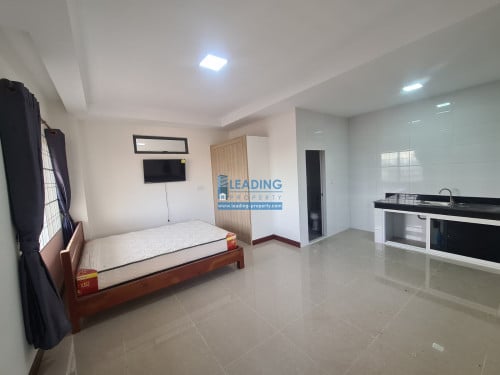 N967 | Bright and Clean Studio Apartment with Lift For Rent in Chroy Changva