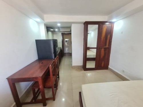 Nice Studio Apartment Elevator st 271 Chipmong Mall Boeng Tompun