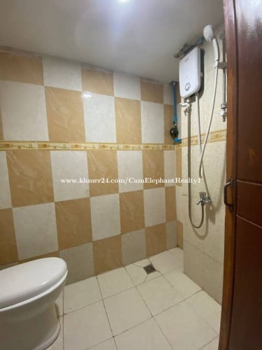 Nice Studio Apartment Elevator st 271 Chipmong Mall Boeng Tompun