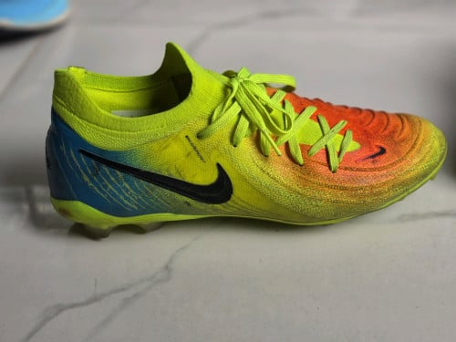 Nike (size 45)