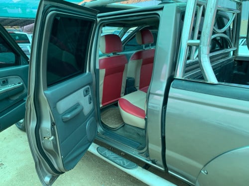 Nissan Frontier ឆ្នាំ 03 ប៉ុង1 សាំង+ ហ្គាស