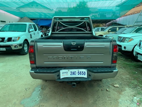 Nissan Frontier ឆ្នាំ 03 ប៉ុង1 សាំង+ ហ្គាស
