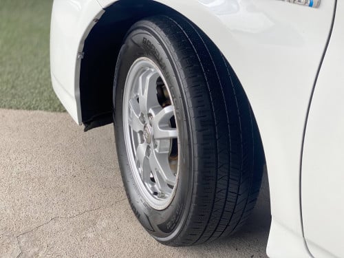 Prius 011 option 4 ក្នុងលឿង សូម ចុចលីងខាងក្រោមដើម្បើសួរពត៍មានបន្ថែម