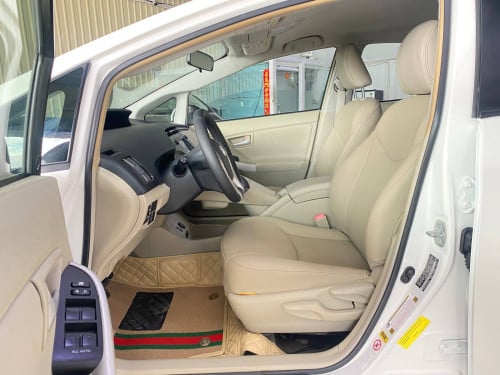 Prius 011 option 4 ក្នុងលឿង សូម ចុចលីងខាងក្រោមដើម្បើសួរពត៍មានបន្ថែម