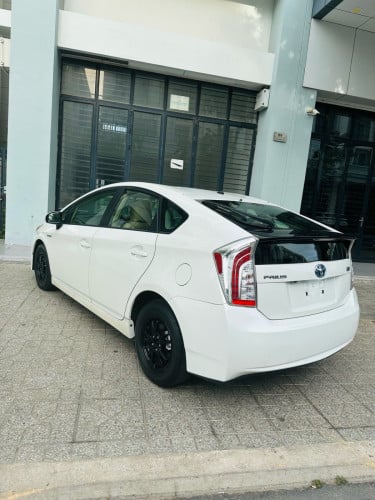 Prius 012 option 2 ក្នុងលឿងថ្មី