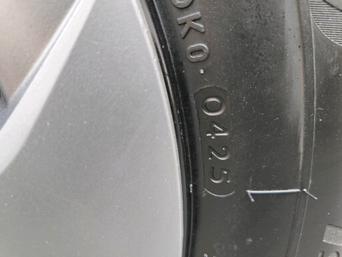 Prius 014 options 4 ខាងក្នុងលឿង កៅអីចុច ពូកស្បែកហ្សុីន បាសJBL