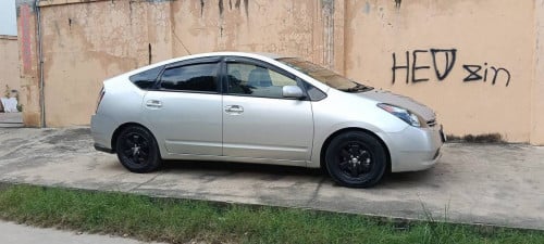 PRIUS 2005 For Rent /出租