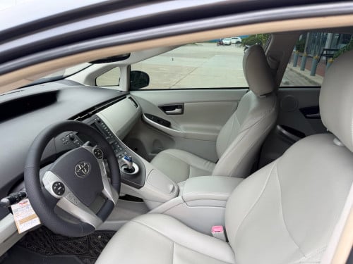 Prius 2011 Option5 Auto Parking ម្ចាស់ផ្ទាល់