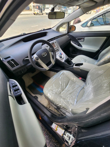 Prius 2013 option3 ប្រផេះ មូល100%