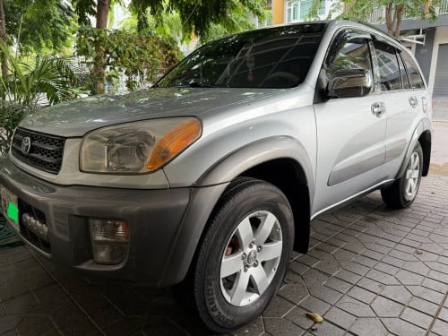 RAV4 L  2001 ថ្មីរកកន្លែងទាស់គ្មាន​