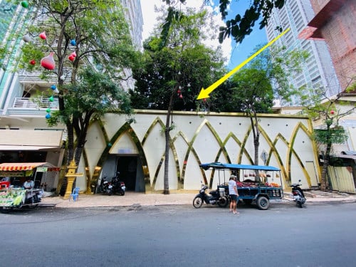 Restaurant Or Commercial Villa For Rent in BKK1