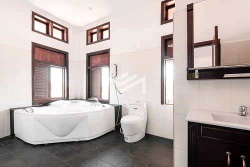 Riverfront Tropical Estate in Kampot