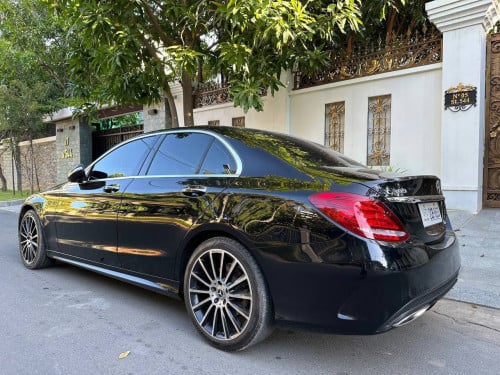 sedan