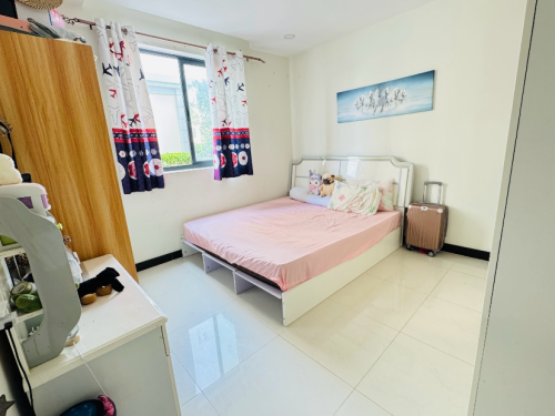 Sensok condo unit for sale