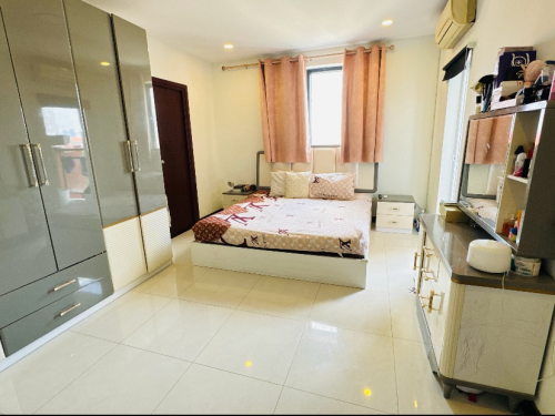 Sensok condo unit for sale