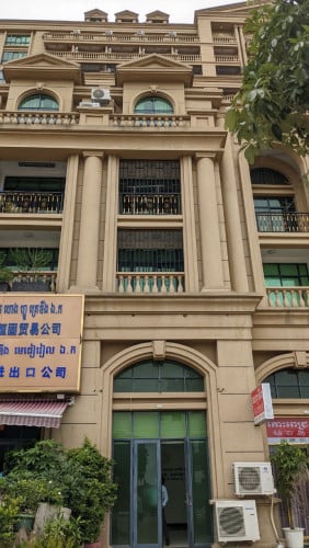 Shop house for rent