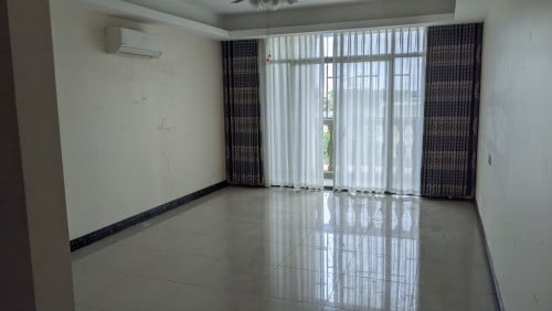 Shop house for rent