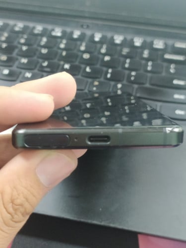 Sony Xperia 5 Mark IV-ឆ្នូតអេក្រង់លក់តែតម្លៃម៉ាស៊ីនទេ