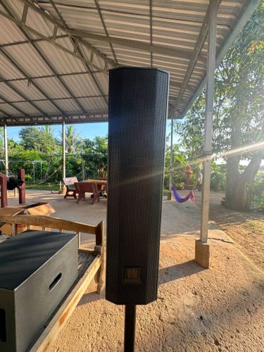 Speaker Models IN CS840Pro ទើបបកកេស ប្រើបានពីរបីដង ថ្មី99%លក់ តម្លៃ250$ចចារ ធានា១ឆ្នាំ