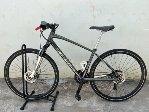 Specialized Sirrus សាយS/700c