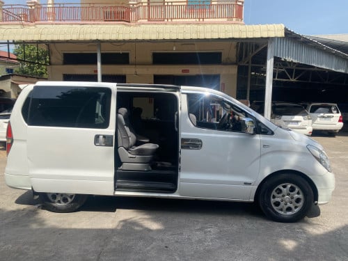 Starex សំរាប់ជួលតាំងតៃកុងឡាន 80$ក្នុង1ថ្ងៃ