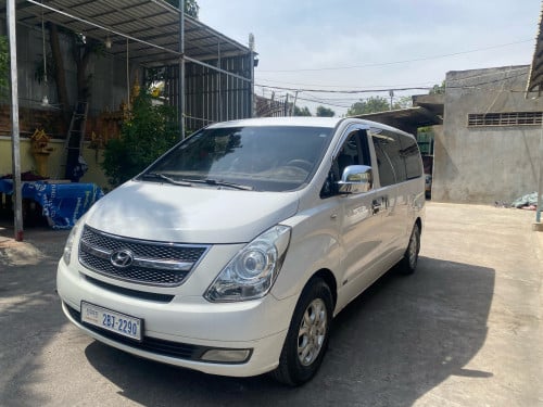 Starex សំរាប់ជួលតាំងតៃកុងឡាន 80$ក្នុង1ថ្ងៃ