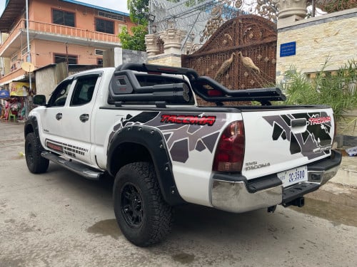 Tacoma ឆ្នាំ010  វ៉ូលីមចង្កូត ប៉ុង1 ទ្រុងវែង ឡានថ្មីណាស់