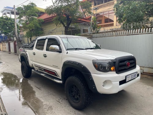 Tacoma ឆ្នាំ010  វ៉ូលីមចង្កូត ប៉ុង1 ទ្រុងវែង ឡានថ្មីណាស់