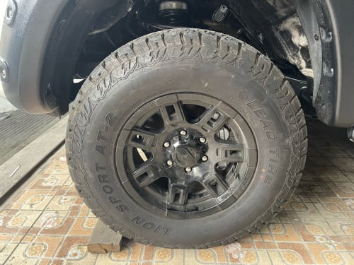 Tacoma ឆ្នាំ010  វ៉ូលីមចង្កូត ប៉ុង1 ទ្រុងវែង ឡានថ្មីណាស់