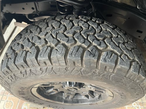 Tacoma ឆ្នាំ010  វ៉ូលីមចង្កូត ប៉ុង1 ទ្រុងវែង ឡានថ្មីណាស់