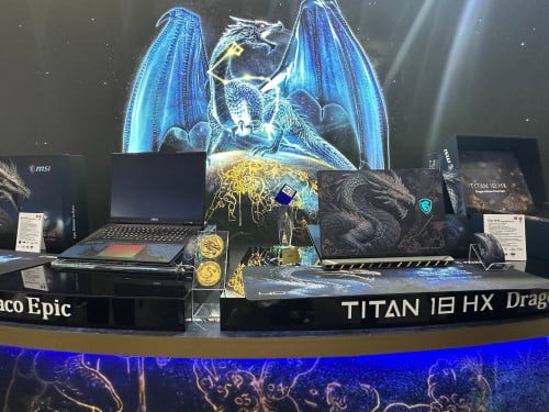 Titan 18HX U9-290HX DDR5 96GB(6400Hz) M2 Gen5 4TB RTX5090 24G 18" 4K 240Hz New2026=6899$