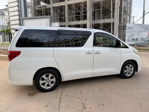 Toyota Alphard 2010 ឡេីងកៅអី vip ម្ចាស់ដេីមទឹកថ្នាំសុីន១ជុំ