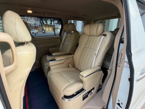 Toyota Alphard 2010 ឡេីងកៅអី vip ម្ចាស់ដេីមទឹកថ្នាំសុីន១ជុំ