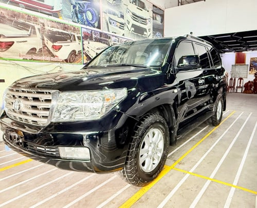 Toyota Land Cruiser VX - V8 Diesel Engine