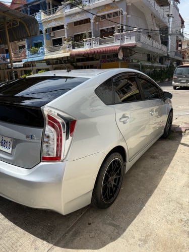 Toyota Prius 2013 Option 2 ពណ៌ទឹកប្រាក់