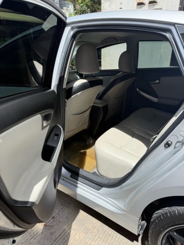 Toyota Prius 2013 Option 2 ពណ៌ទឹកប្រាក់