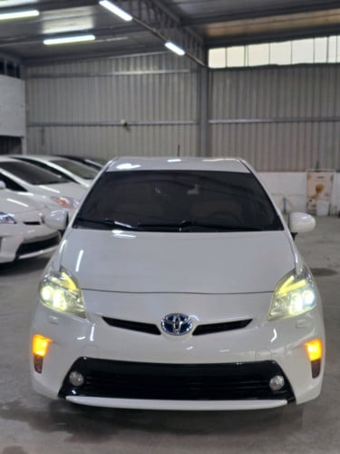 Toyota Pruis 2013 Option 5