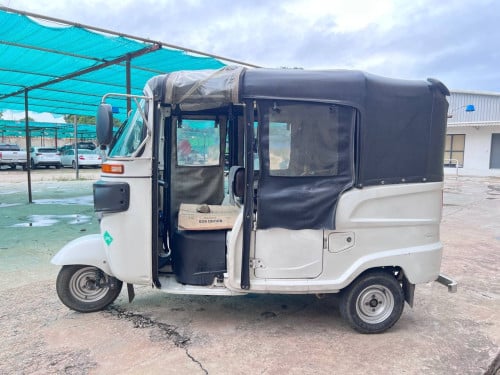 Tuk Tuk Maxima Bajaj 2019