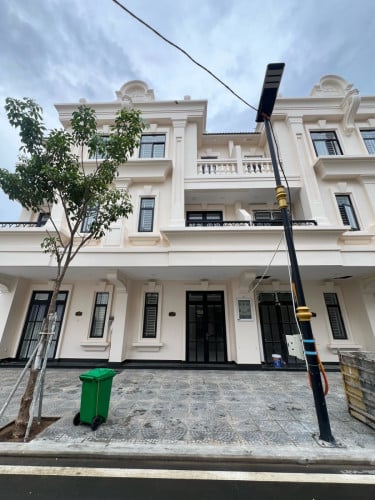 Villa កូនកាត់ លក់