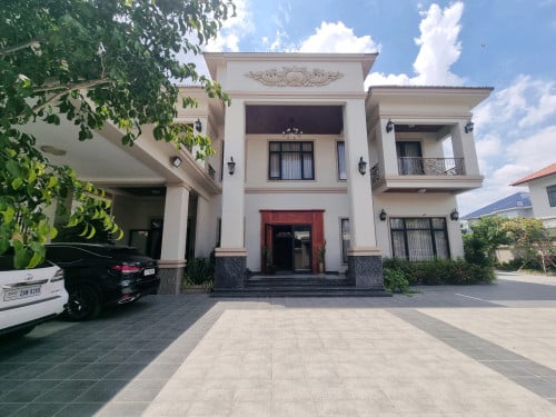 Villa for Sale ( វីឡាប្រណិតថ្មីសម្រាប់លក់) ភ្នំពេញថ្មីសែនសុខ