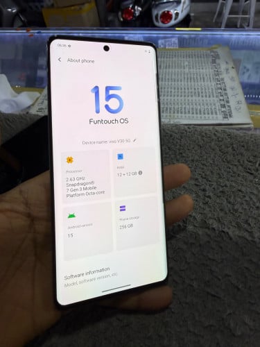 Vivo V30 5G Ram12G Memory256G ក្រុមហ៊ុនសុីមពីរ មានឆ្នាំងសាក