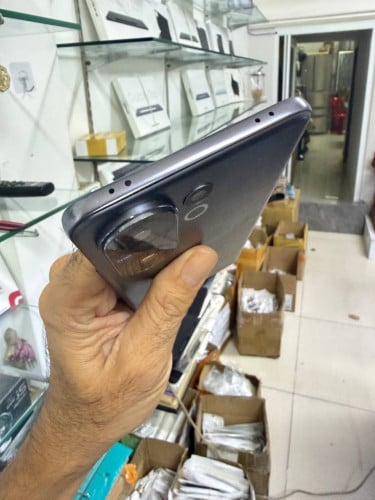 Vivo V60 12G 512G 98.99%Gray299$