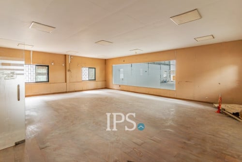 Warehouse space for rent, flexible sizes and pricing, indoor and outdoor