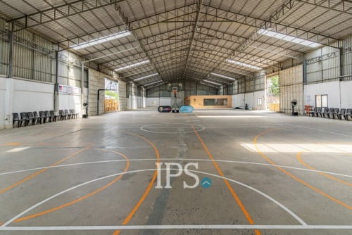 Warehouse space for rent, flexible sizes and pricing, indoor and outdoor