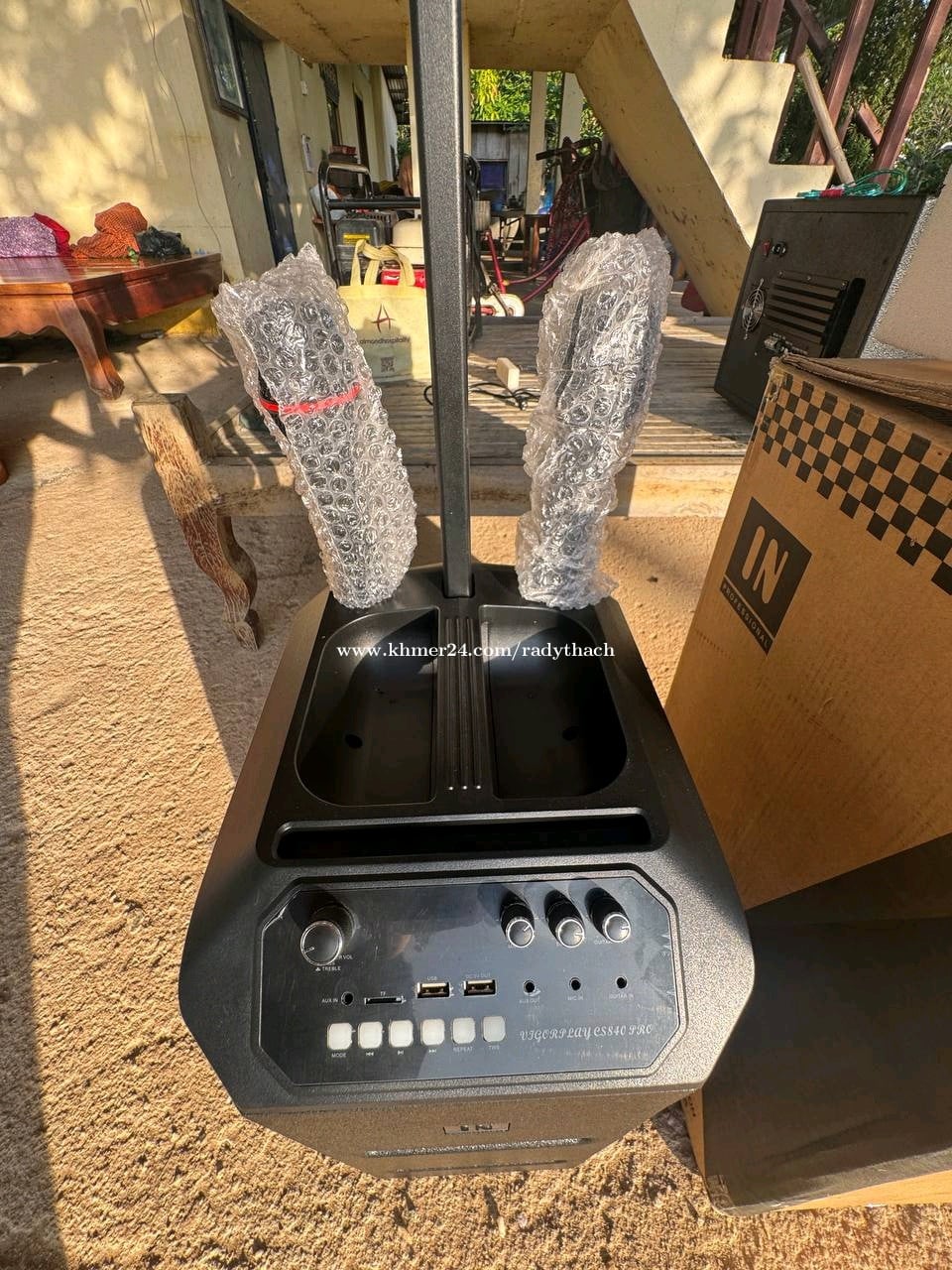 Speaker Models IN CS840Pro ទើបបកកេស ប្រើបានពីរបីដង ថ្មី99%លក់ តម្លៃ250$ចចារ ធានា១ឆ្នាំ